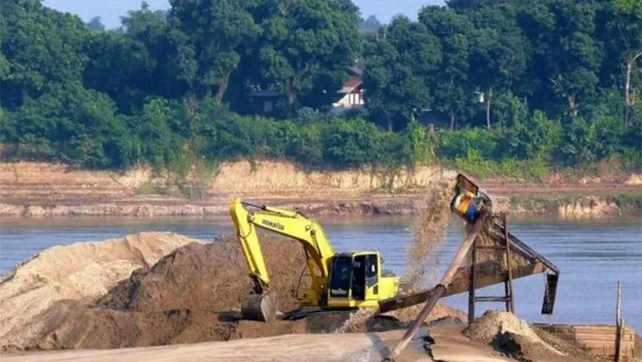 La causa también incluye varias investigaciones que tiene la firma por el uso del agua subterránea. La causa también incluye varias investigaciones que tiene la firma por el uso del agua subterránea.