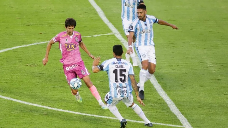 Atlético Tucumán-Arsenal En el descuento, Atlético Tucumán logró el triunfo y mantuvo su puntaje ideal