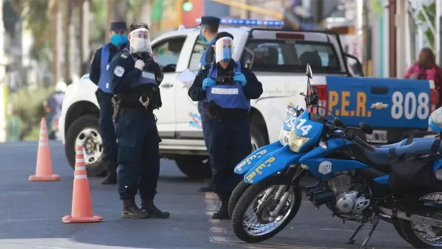 Desde la Policía y la Justicia evaluaron el trabajo durante la cuarentena y difundieron algunos resultados del endurecimiento de las medidas restrictivas. Desde la Policía y la Justicia evaluaron el trabajo durante la cuarentena y difundieron algunos resultados del endurecimiento de las medidas restrictivas.
