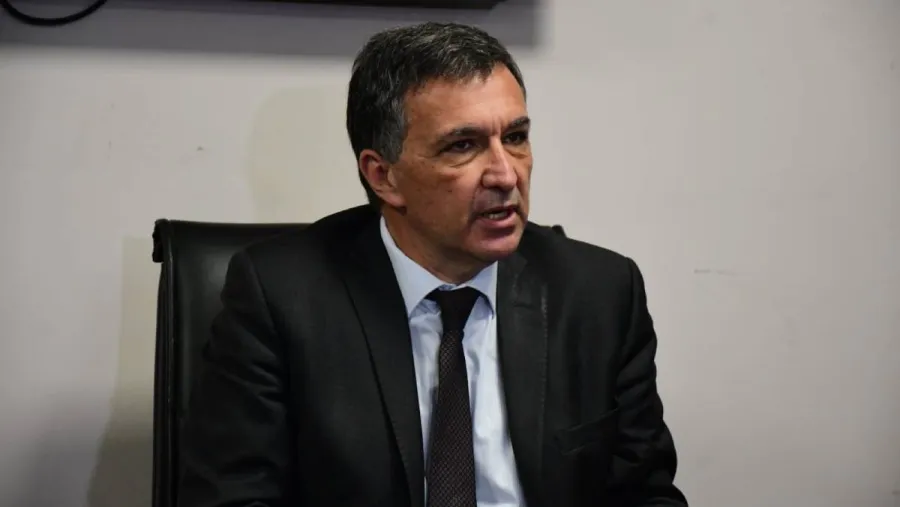 "En Heinze buscamos la personalidad, pasión y trayectoria”, dijo el presidente de Newell’s "En Heinze buscamos la personalidad, pasión y trayectoria”, dijo el presidente de Newell’s