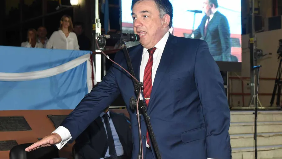 Martín Oliva asume como intendente Martín Oliva asume como intendente