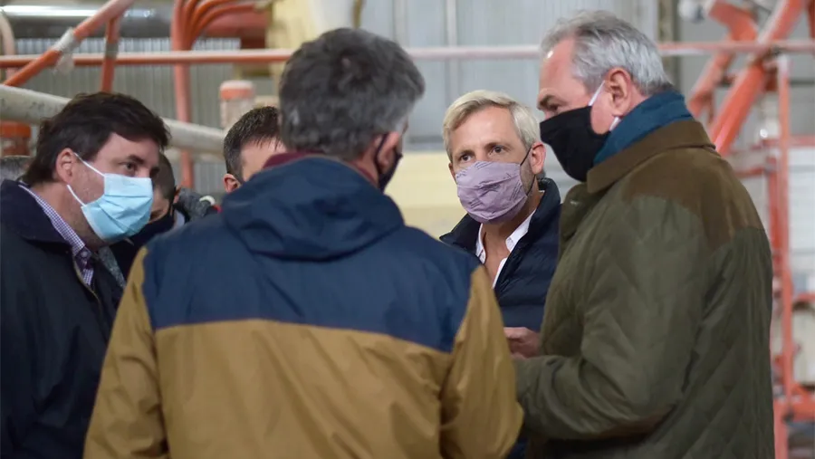 Atilio Benedetti expresó su apoyo a la candidatura a diputado nacional de Rogelio Frigerio. Atilio Benedetti expresó su apoyo a la candidatura a diputado nacional de Rogelio Frigerio.