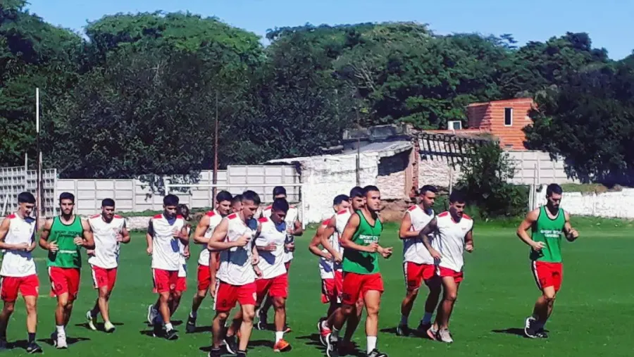 Con un plantel reducido y un refuerzo, Atlético Paraná empezó la pretemporada Con un plantel reducido y un refuerzo, Atlético Paraná empezó la pretemporada