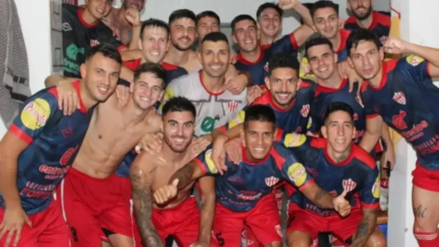 Regional: Atlético Paraná igualó con Libertad y jugará la final Regional: Atlético Paraná igualó con Libertad y jugará la final