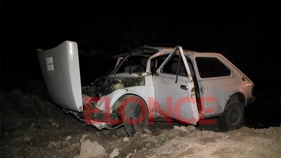 auto destrozado auto destrozado