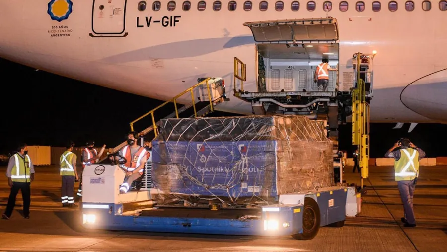 Llegó un nuevo vuelo desde Moscú con 815.150 dosis de la Sputnik V Llegó un nuevo vuelo desde Moscú con 815.150 dosis de la Sputnik V