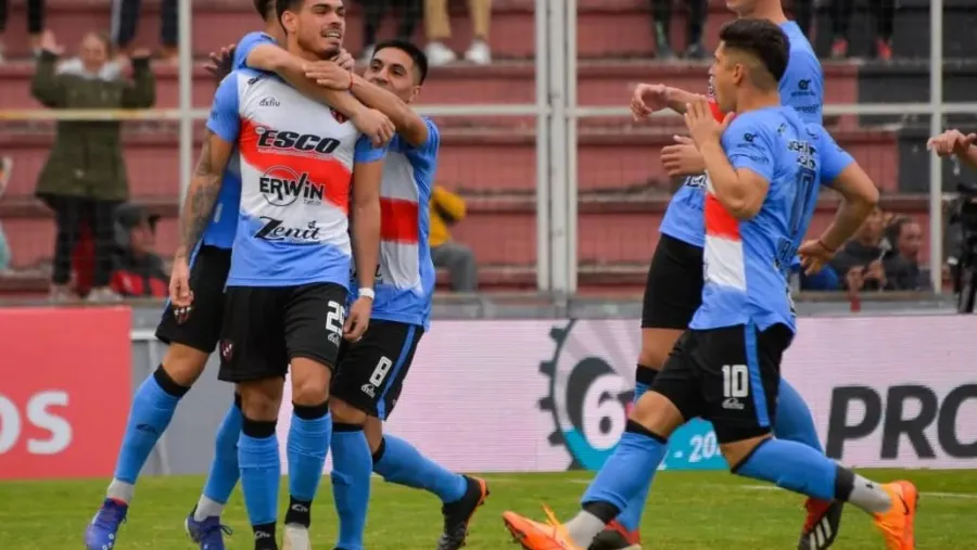 Con 10 hombres desde el cuarto de hora, Patronato le ganó a Independiente en el Grella Con 10 hombres desde el cuarto de hora, Patronato le ganó a Independiente en el Grella