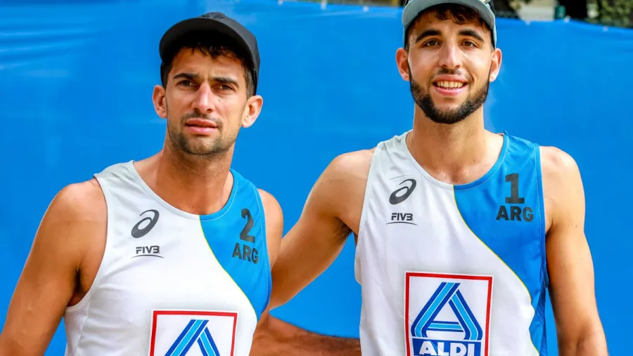 El entrerriano Julián Azaad debutó con una derrota en el Mundial de Beach Volley El entrerriano Julián Azaad debutó con una derrota en el Mundial de Beach Volley
