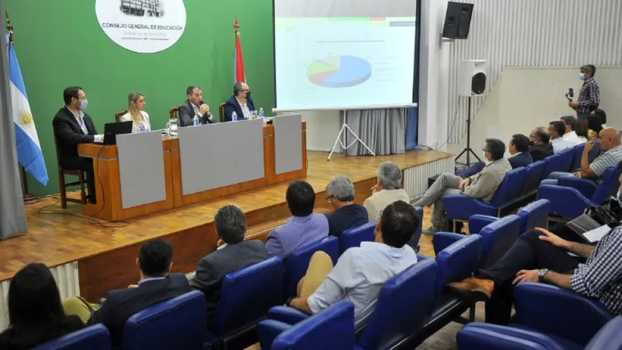 Ballay destacó “el equilibrio fiscal y financiero” al presentar el Presupuesto 2022 Ballay destacó “el equilibrio fiscal y financiero” al presentar el Presupuesto 2022