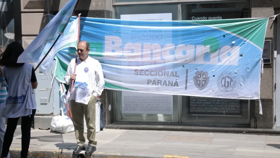 bancarios protestan contra cierre HSBC bancarios protestan contra cierre HSBC