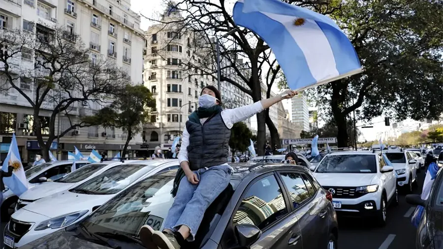 La de hoy es la quinta manifestación en contra del gobierno nacional. Las anteriores fueron el 13 de septiembre, el 17 de agosto, el 9 de julio y el 20 de junio. La de hoy es la quinta manifestación en contra del gobierno nacional. Las anteriores fueron el 13 de septiembre, el 17 de agosto, el 9 de julio y el 20 de junio.
