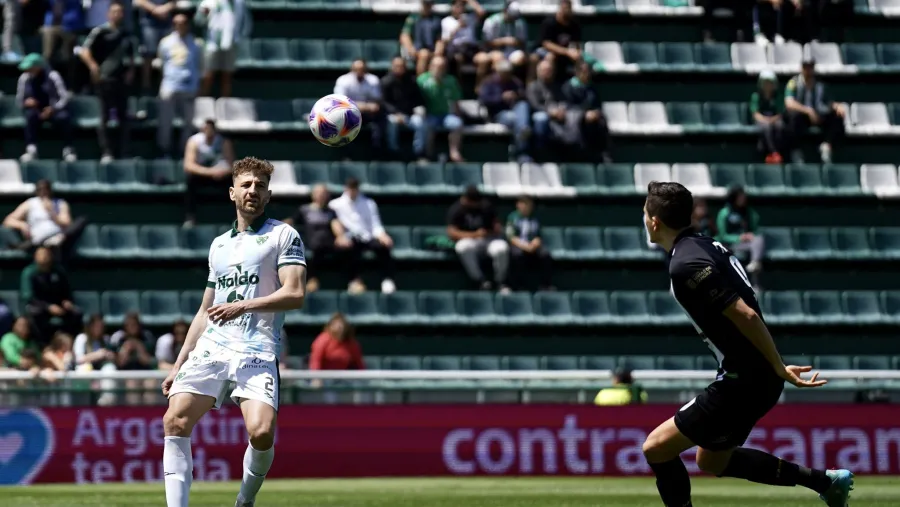 Fútbol: sin goles, Banfield y Sarmiento se despidieron de la Liga Profesional Fútbol: sin goles, Banfield y Sarmiento se despidieron de la Liga Profesional