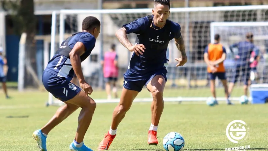 Lucas Barrios Sin Maradona y a puertas cerradas, Gimnasia entrenó pensando en Patronato