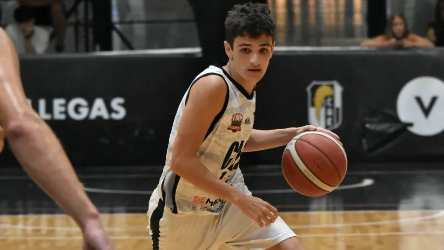 El invicto Estudiantes venció a Ciclista y se aseguró el número uno de la fase regular El invicto Estudiantes venció a Ciclista y se aseguró el número uno de la fase regular
