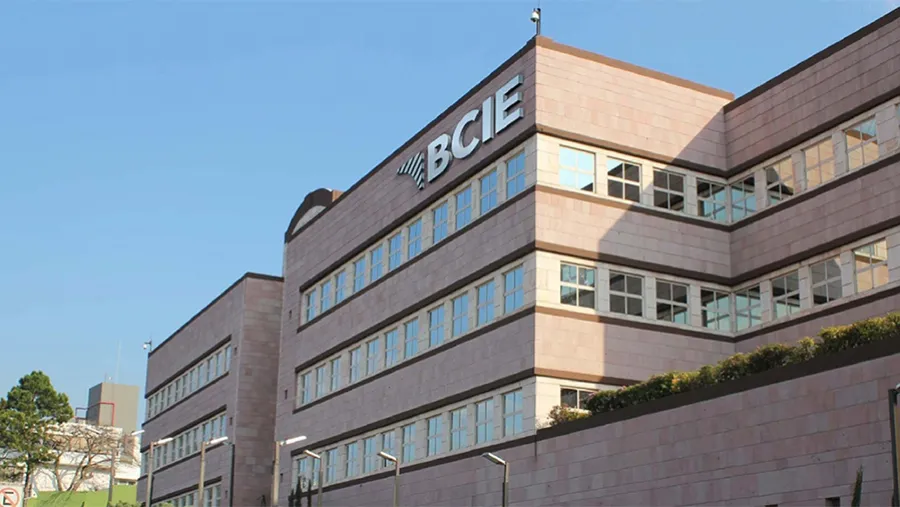Históricamente el BCIE se especializó en créditos para infraestructura. Históricamente el BCIE se especializó en créditos para infraestructura.