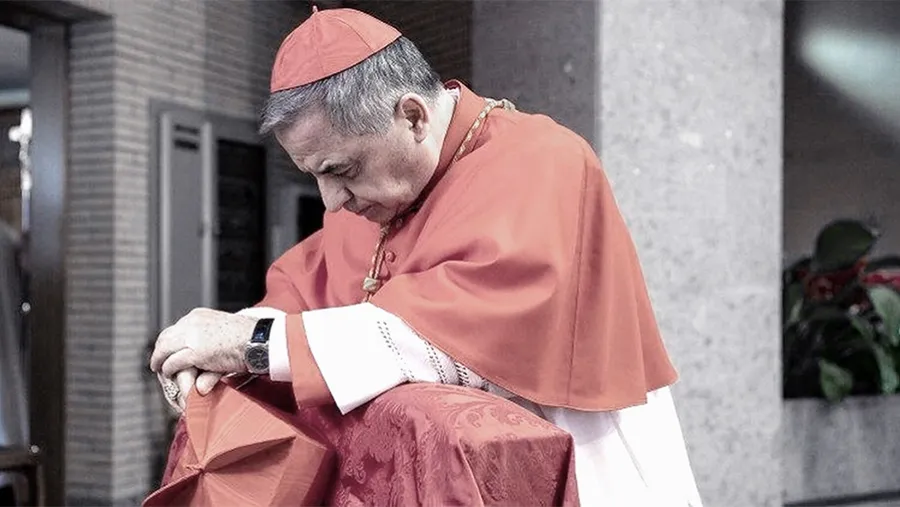 El cardenal italiano Angelo Becciu irá a juicio por corrupto. El cardenal italiano Angelo Becciu irá a juicio por corrupto.