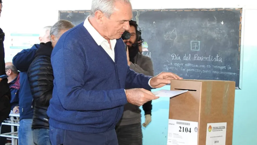 Atilio Benedetti votó en Larroque Atilio Benedetti votó en Larroque