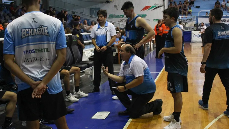 Oscar Bonell “El equipo se consolidó como grupo”, consideró el entrenador de Echagüe, Oscar Bonell