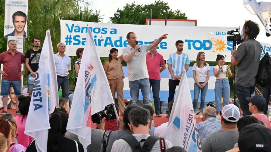 En el cierre de campaña, Bordet le apuntó a los "candidatos foráneos" En el cierre de campaña, Bordet le apuntó a los "candidatos foráneos"