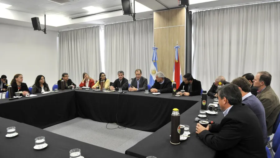 Bordet con intendentes vecinalistas Bordet con intendentes vecinalistas