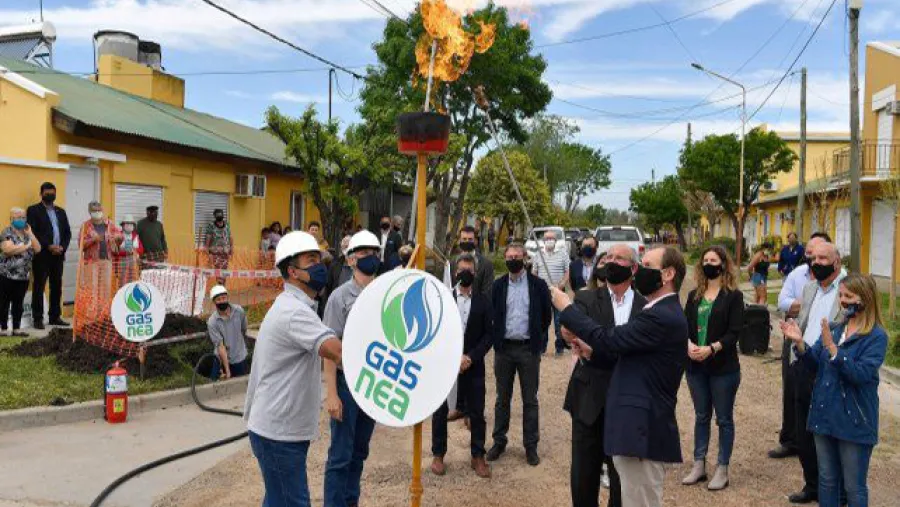 Bordet inauguró la ampliación de la red de gas en Caseros Bordet inauguró la ampliación de la red de gas en Caseros