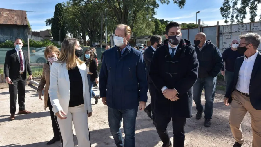 Bordet firmó convenios con Trotta para finalizar escuelas técnicas Bordet firmó convenios con Trotta para finalizar escuelas técnicas