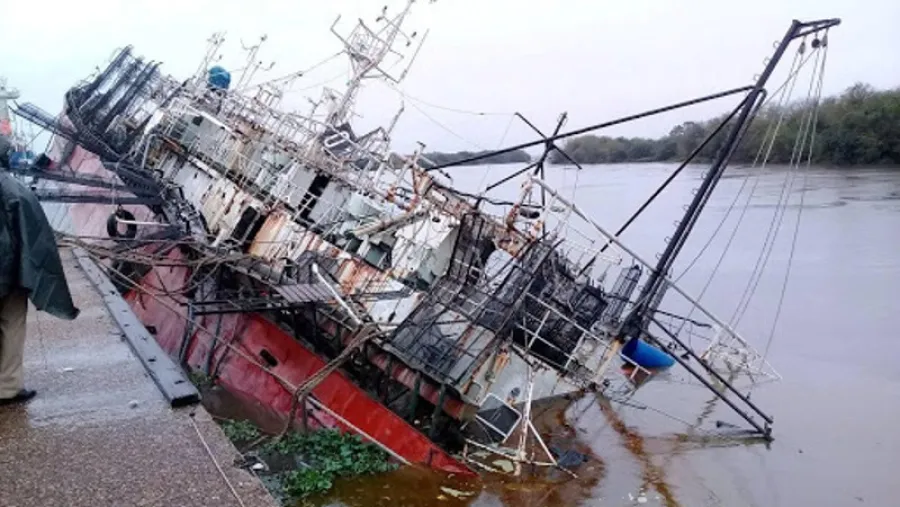 buque hundido Concepción del Uruguay buque hundido Concepción del Uruguay