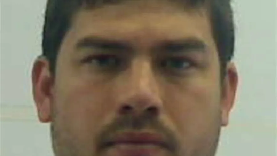Germán Exequiel Velázquez es paranaense y se encuentra prófugo de la Justicia santafesina y tiene pedido de captura internacional a través de Interpol. Germán Exequiel Velázquez es paranaense y se encuentra prófugo de la Justicia santafesina y tiene pedido de captura internacional a través de Interpol.