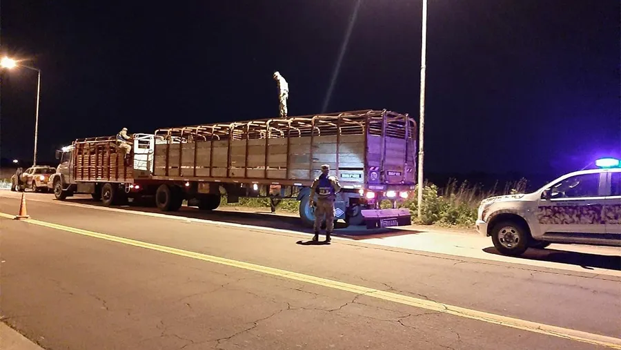 El operativo se realizó en la intersección de la Ruta Provincial 20 y la Ruta Nacional 14. El operativo se realizó en la intersección de la Ruta Provincial 20 y la Ruta Nacional 14.