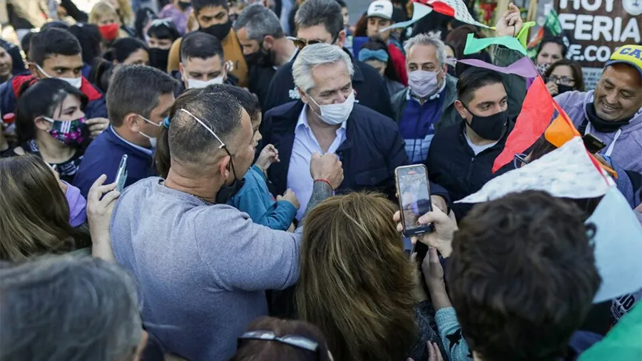Alberto Fernández le pidió al gabinete que acelere la gestión. Los jefes comunales irán “casa por casa” a buscar a los más de cuatro millones de personas que no fueron a votar. Alberto Fernández le pidió al gabinete que acelere la gestión. Los jefes comunales irán “casa por casa” a buscar a los más de cuatro millones de personas que no fueron a votar.