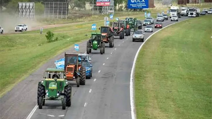 El campo se prepara para multiplicar sus protestas en rechazo a las retenciones y otros impuestos. El campo se prepara para multiplicar sus protestas en rechazo a las retenciones y otros impuestos.
