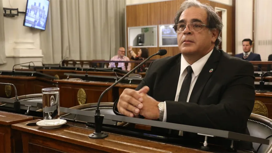 Martín Carbonell es presidente del STJ y mañana concurrirá al Senado para aportar al proyecto del nuevo Régimen de Protección, Asistencia y Prevención de la Violencia contra las Mujeres por razones de Género. Martín Carbonell es presidente del STJ y mañana concurrirá al Senado para aportar al proyecto del nuevo Régimen de Protección, Asistencia y Prevención de la Violencia contra las Mujeres por razones de Género.