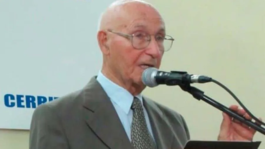 Falleció ayer a los 95 años, el fundador del Vecinalismo entrerriano, Gaspar Carlino. Falleció ayer a los 95 años, el fundador del Vecinalismo entrerriano, Gaspar Carlino.