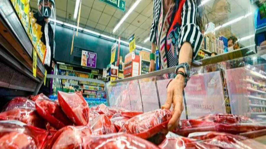 Congelarán los precios de la carne en supermercados sólo por el fin de semana Congelarán los precios de la carne en supermercados sólo por el fin de semana