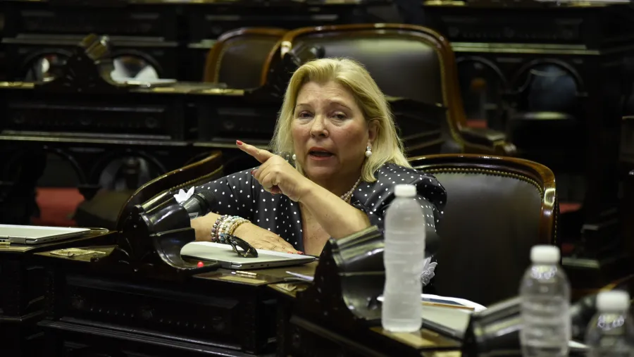 Carrió dejará su banca el domingo y la reemplazará un hombre del Pro Carrió dejará su banca el domingo y la reemplazará un hombre del Pro