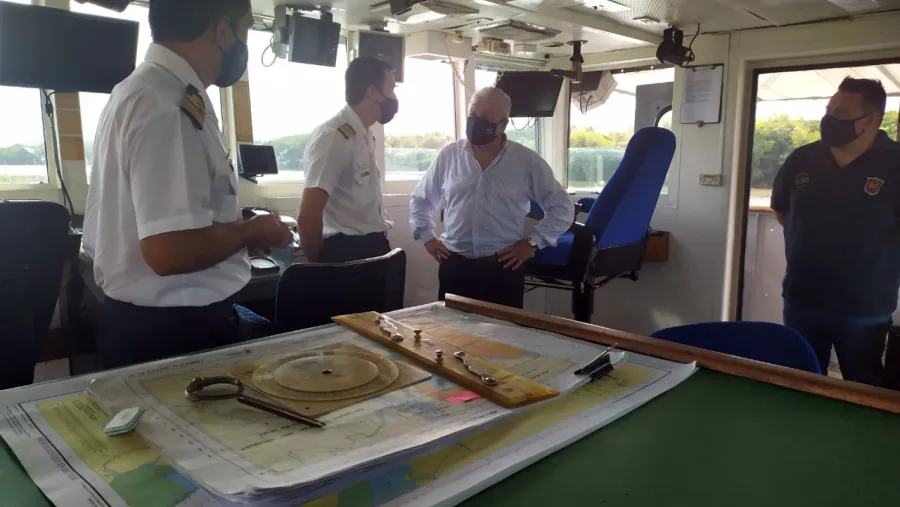 Convenio con CARU: la Armada iniciará mantenimiento en el balizamiento del río Uruguay Convenio con CARU: la Armada iniciará mantenimiento en el balizamiento del río Uruguay