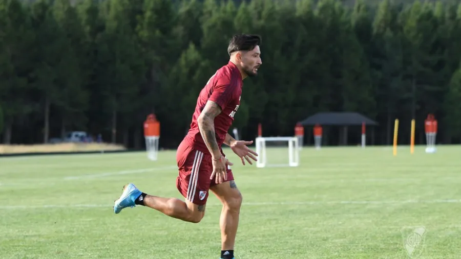 Milton Casco Fútbol: el entrerriano Milton Casco se entrenó a la par del resto del plantel de River