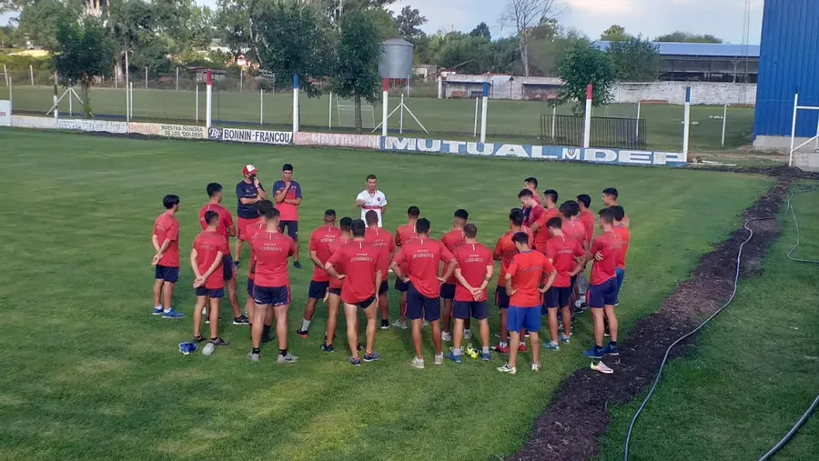 Con River en el horizonte, Chitero puso en marcha su ciclo como DT del Depro Con River en el horizonte, Chitero puso en marcha su ciclo como DT del Depro