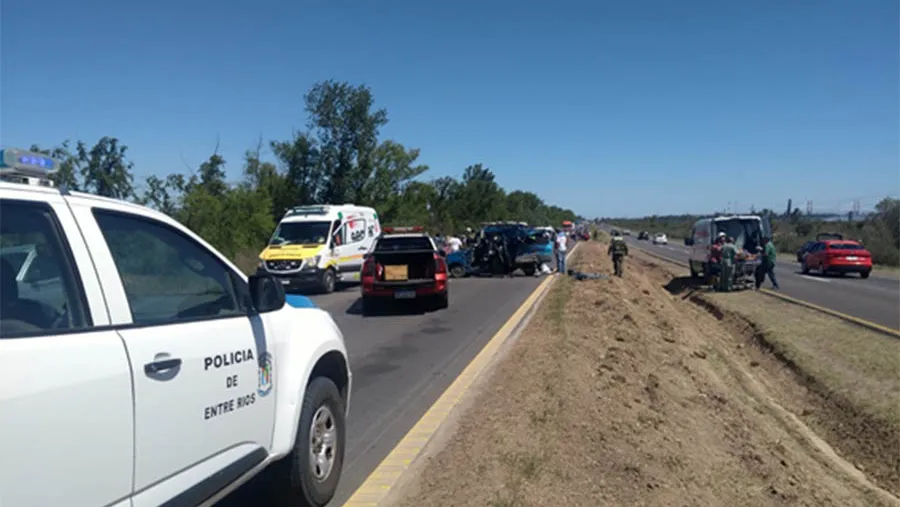El siniestro vial se produjo en inmediaciones de la Ruta Nacional N° 12, a la altura del kilómetro 118. El siniestro vial se produjo en inmediaciones de la Ruta Nacional N° 12, a la altura del kilómetro 118.