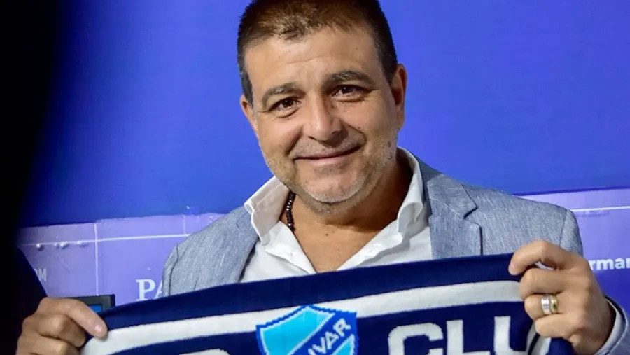 Claudio Vivas Claudio Vivas dará una charla virtual sobre “Liderazgo y conducción en grupos deportivos”