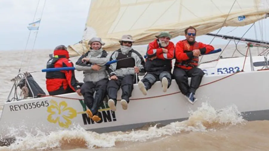 Velero del Club Náutico Paraná hizo podio en la regata Buenos Aires-Mar del Plata Velero del Club Náutico Paraná hizo podio en la regata Buenos Aires-Mar del Plata