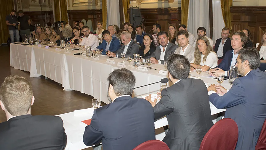 El ministro de Ambiente y Desarrollo Sustentable de la Nación, Juan Cabandié reiteró que los ejes de su gestión serán residuos, educación ambiental, cambio climático y bosques nativos. El ministro de Ambiente y Desarrollo Sustentable de la Nación, Juan Cabandié reiteró que los ejes de su gestión serán residuos, educación ambiental, cambio climático y bosques nativos.