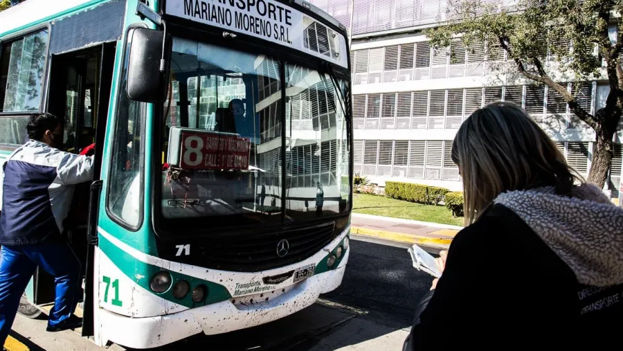 Realizan controles en el transporte público en Paraná Realizan controles en el transporte público en Paraná
