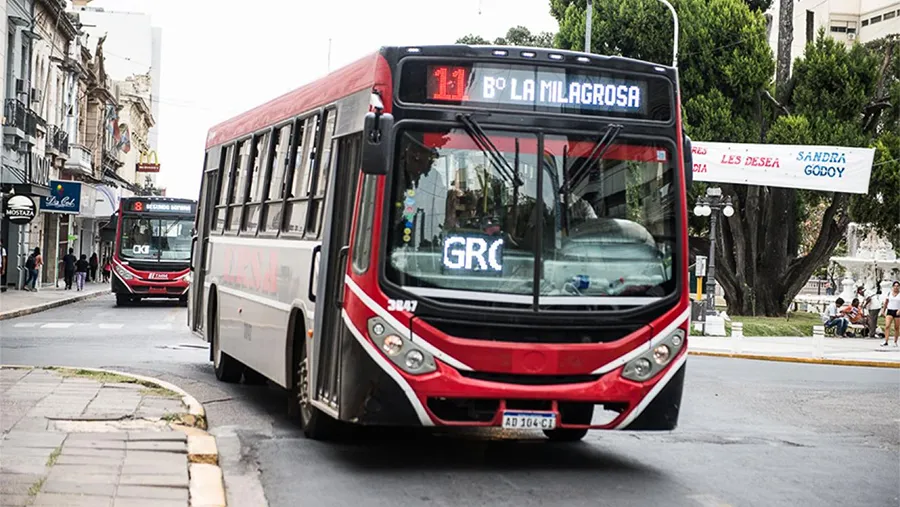 La Secretaría de Trabajo de Entre Ríos dictó la conciliación obligatoria por 15 días, en el conflicto entre la empresa Buses Paraná con los choferes de colectivos nucleados en UTA. La Secretaría de Trabajo de Entre Ríos dictó la conciliación obligatoria por 15 días, en el conflicto entre la empresa Buses Paraná con los choferes de colectivos nucleados en UTA.