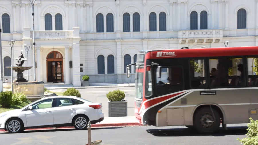 Las empresas de colectivos reducirán frecuencias el fin de semana largo Las empresas de colectivos reducirán frecuencias el fin de semana largo