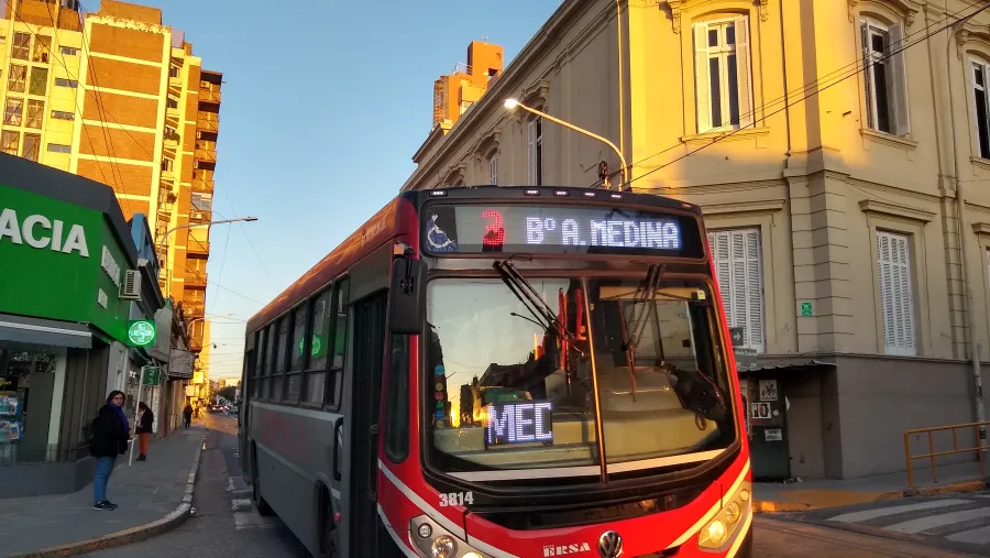 Choferes de colectivos van al paro este viernes en Paraná Choferes de colectivos van al paro este viernes en Paraná