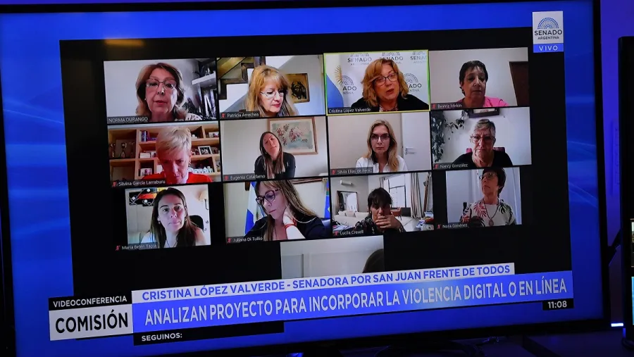 Dictaminan incorporar la “violencia digital” como modalidad de violencia contra mujeres Dictaminan incorporar la “violencia digital” como modalidad de violencia contra mujeres
