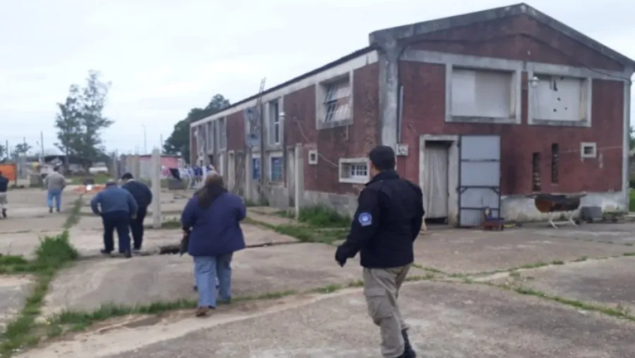 Hallaron 20 trabajadores del arándano viviendo en condiciones de hacinamiento Hallaron 20 trabajadores del arándano viviendo en condiciones de hacinamiento