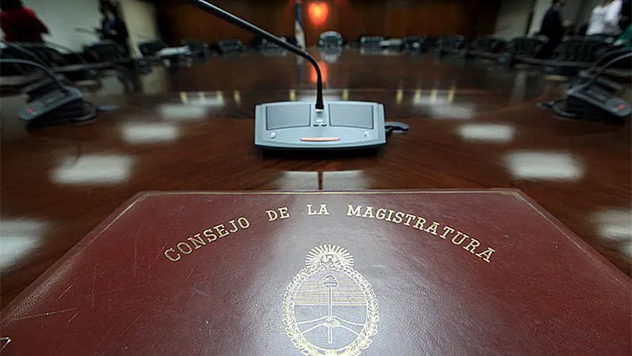 Este jueves el Consejo de la Magistratura definirá cuáles serán sus autoridades durante 2021. La Comisión de Disciplina y Acusación es una de las más importantes, al ser la encargada de impulsar o frenar las investigaciones contra los jueces. Este jueves el Consejo de la Magistratura definirá cuáles serán sus autoridades durante 2021. La Comisión de Disciplina y Acusación es una de las más importantes, al ser la encargada de impulsar o frenar las investigaciones contra los jueces.