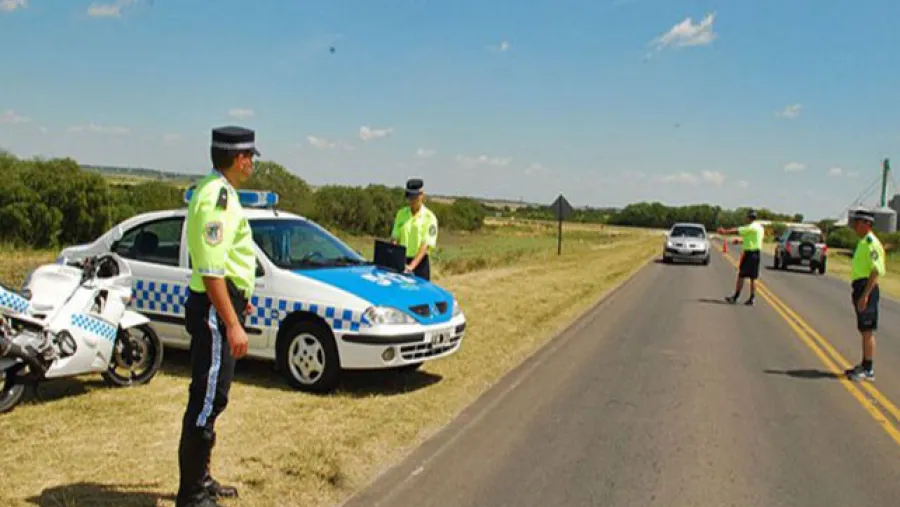 Personal de Seguridad Vial de la Policía trabajó intensamente el fin de semana largo Personal de Seguridad Vial de la Policía trabajó intensamente el fin de semana largo